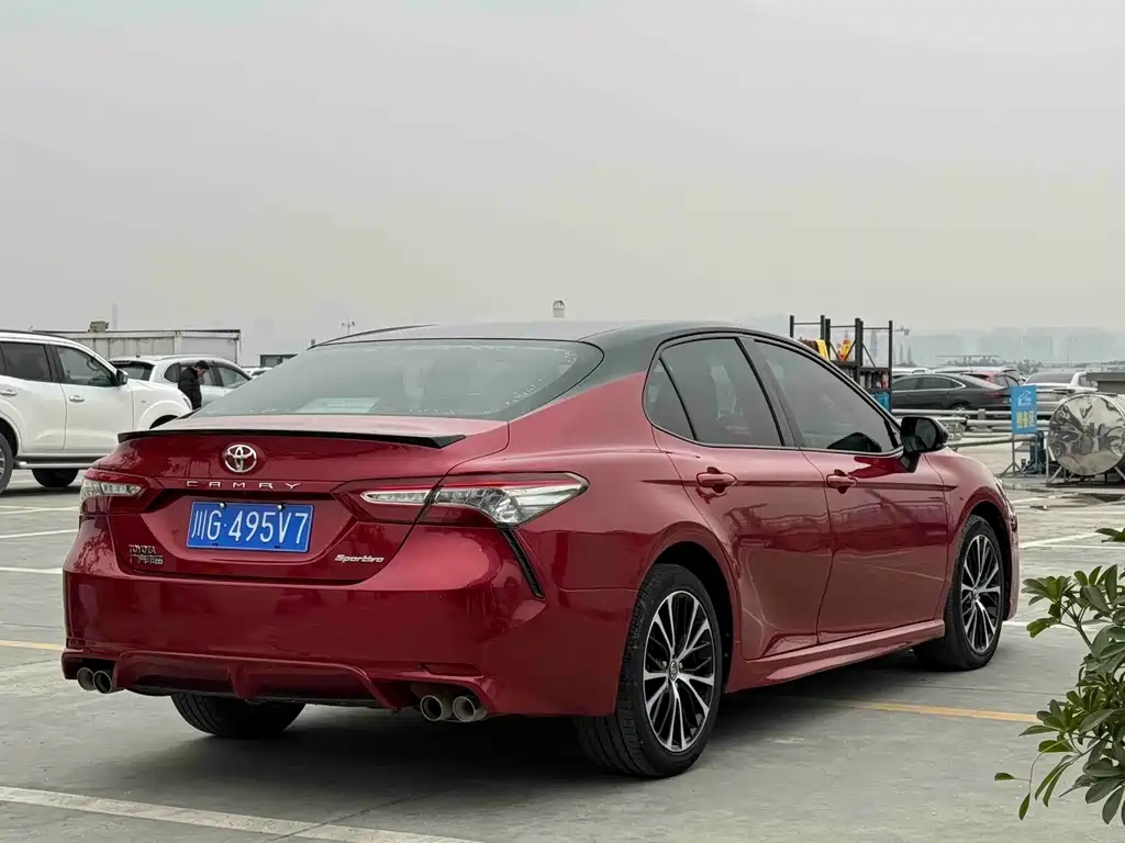 Toyota Camry 2019 — фото 4