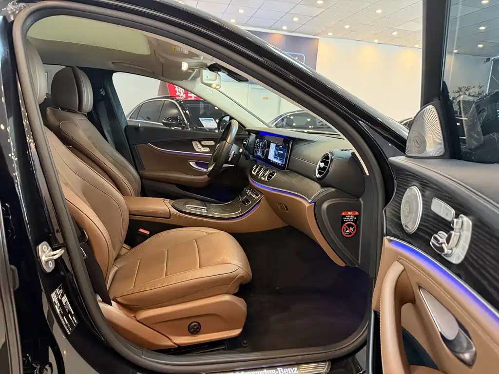 Mercedes-Benz E-Class 2020 — фото 15