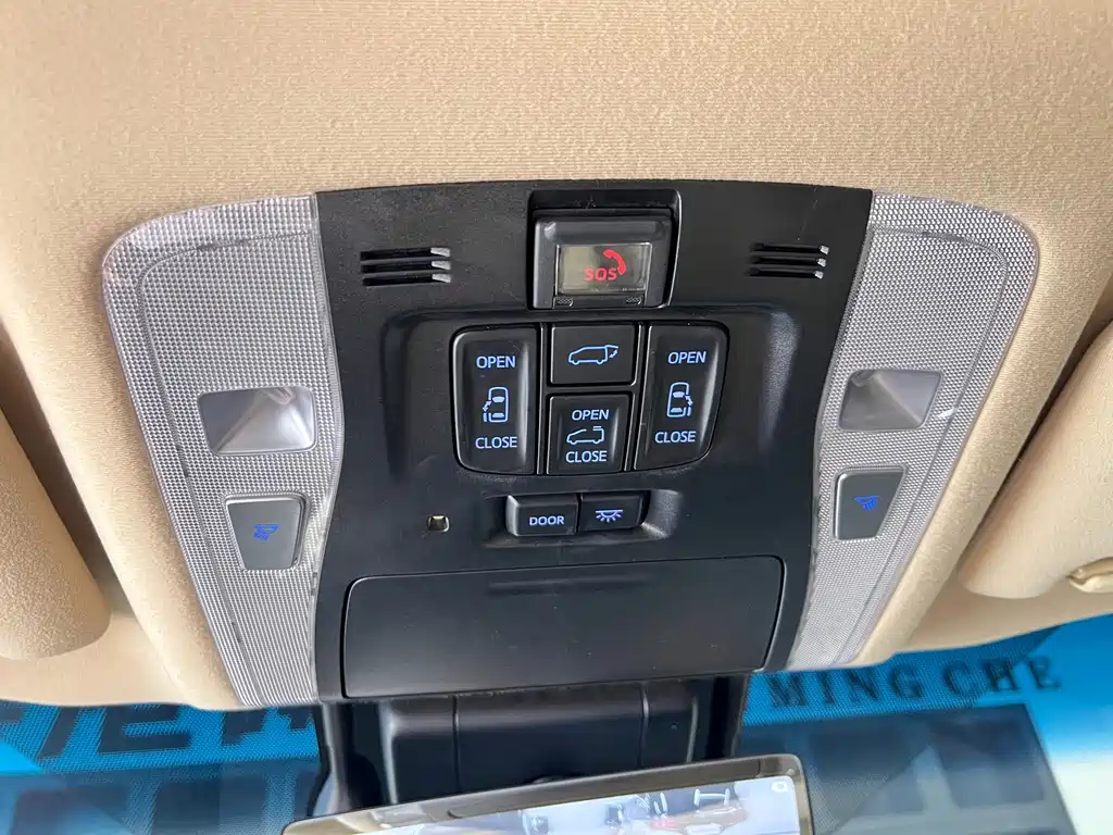 Toyota Alphard 2023 — фото 23
