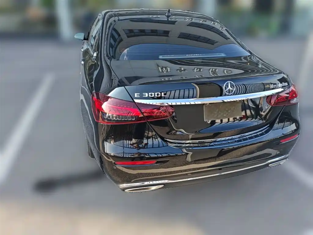 Mercedes-Benz E-Class 2022 — фото 10