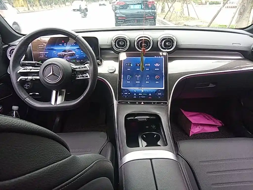 Mercedes-Benz C-Class 2024 — фото 10