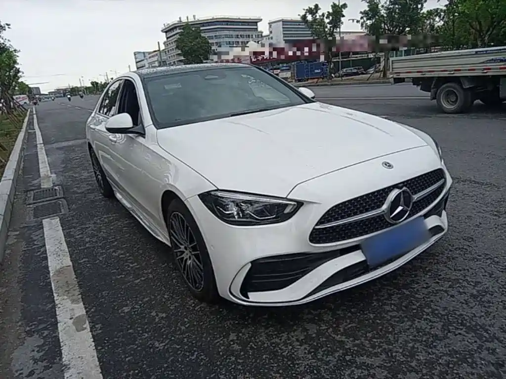 Mercedes-Benz C-Class 2024