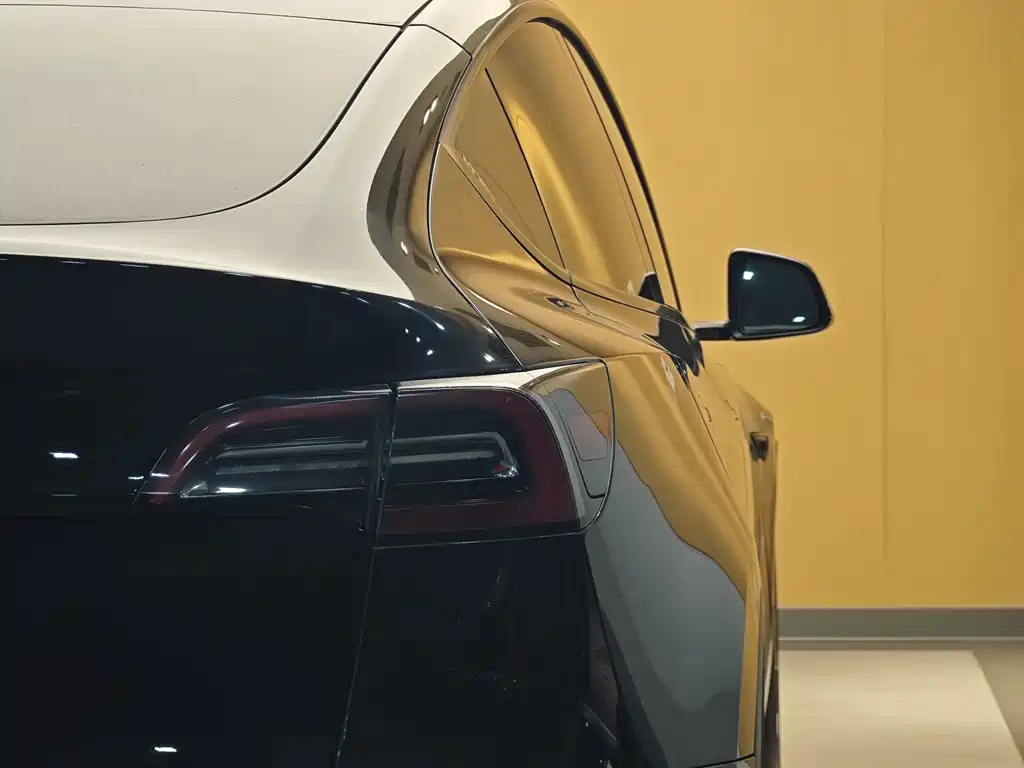 Tesla Model Y 2023 — фото 27