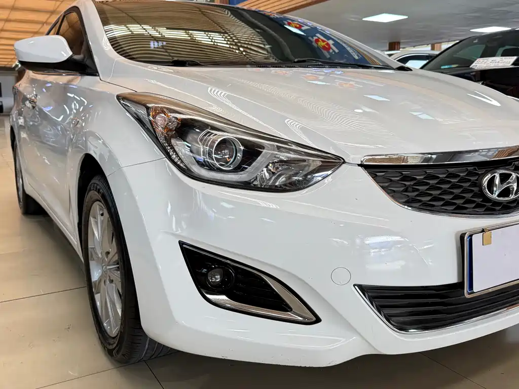 Hyundai Elantra Langdong 2018 — фото 24