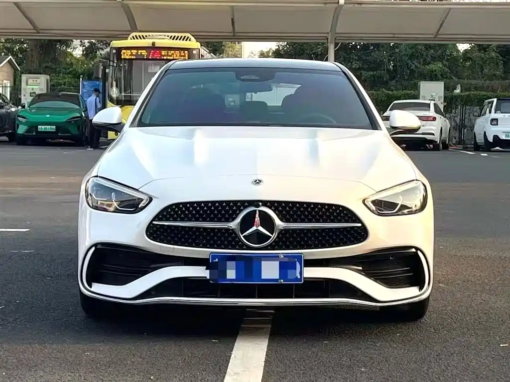 Mercedes-Benz C-Class 2023 — фото 3
