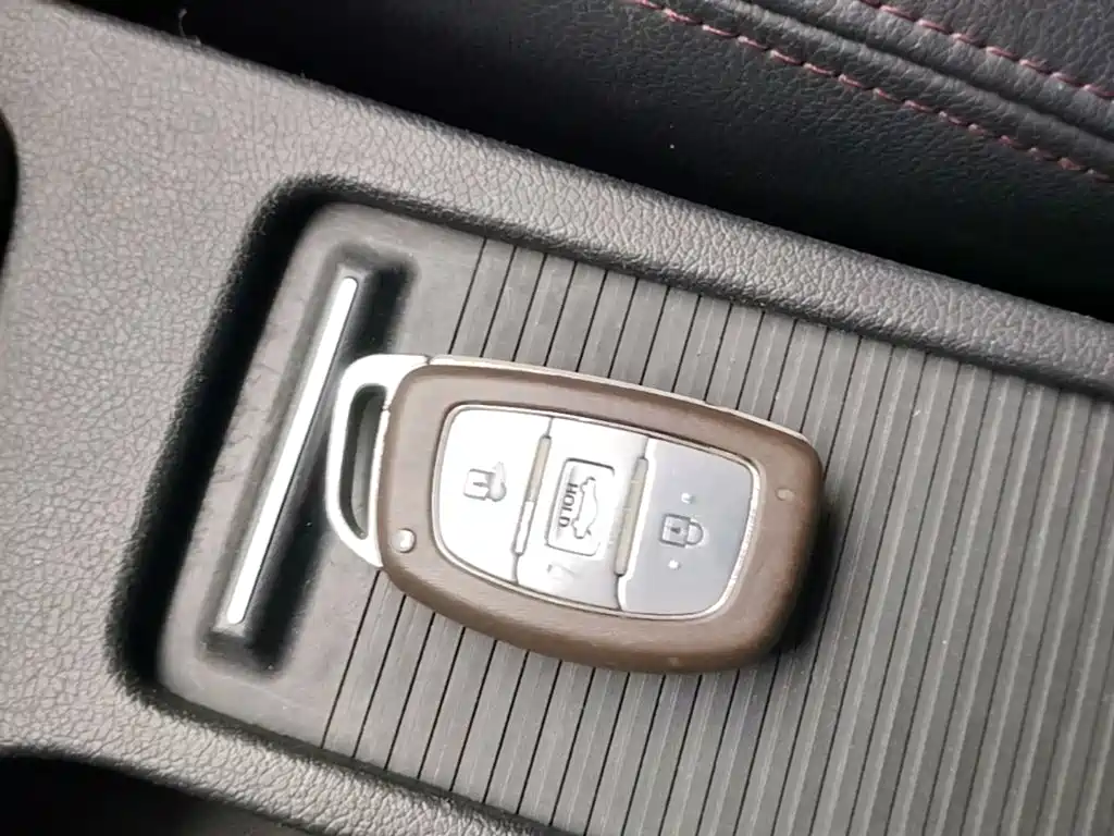 Hyundai Elantra Langdong 2016 — фото 17