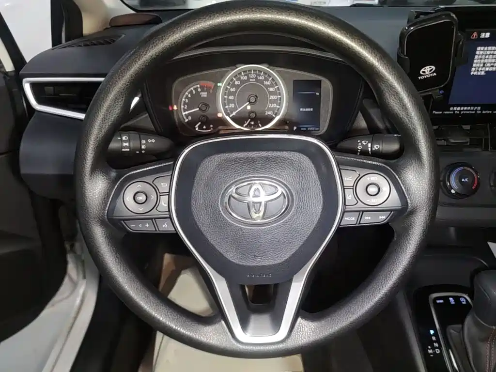 Toyota Corolla 2024 — фото 11