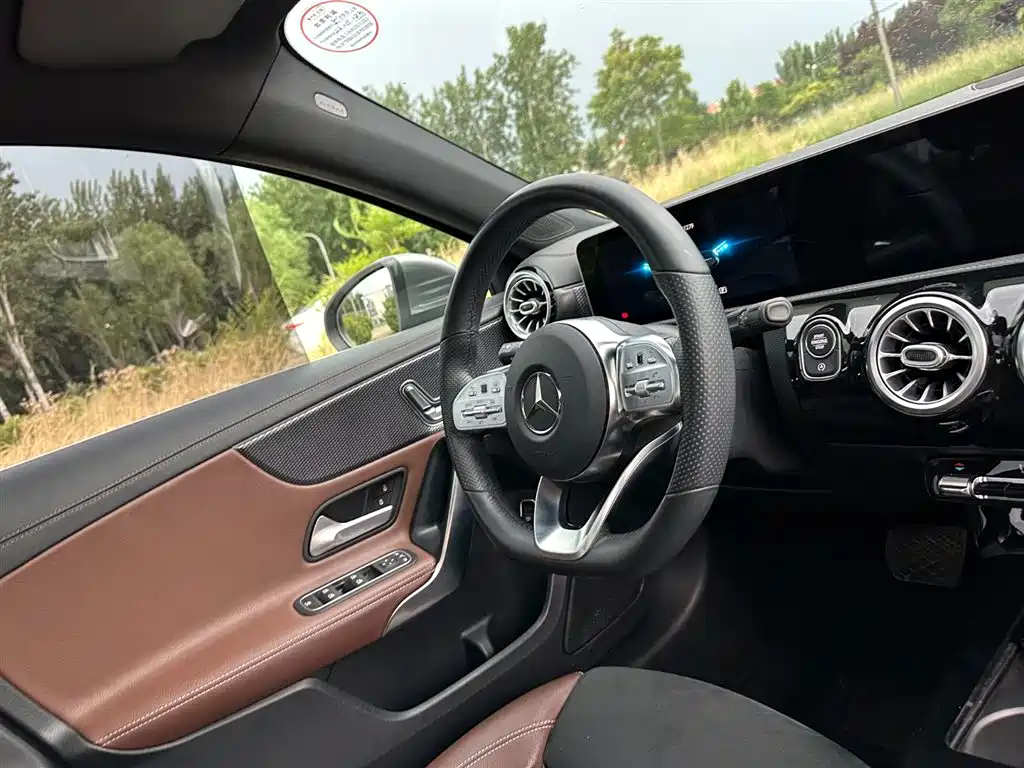 Mercedes-Benz A-Class 2020 — фото 17