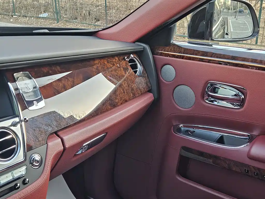 Rolls-Royce Ghost 2014 — фото 13