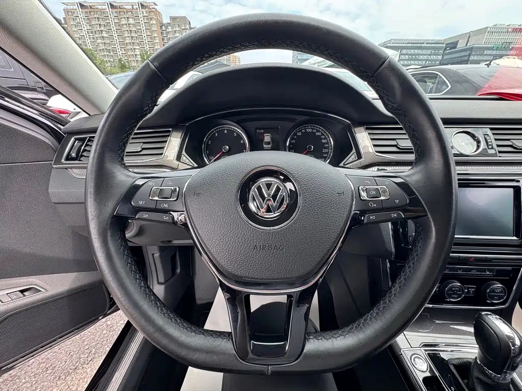 Volkswagen Passat 2018 — фото 7