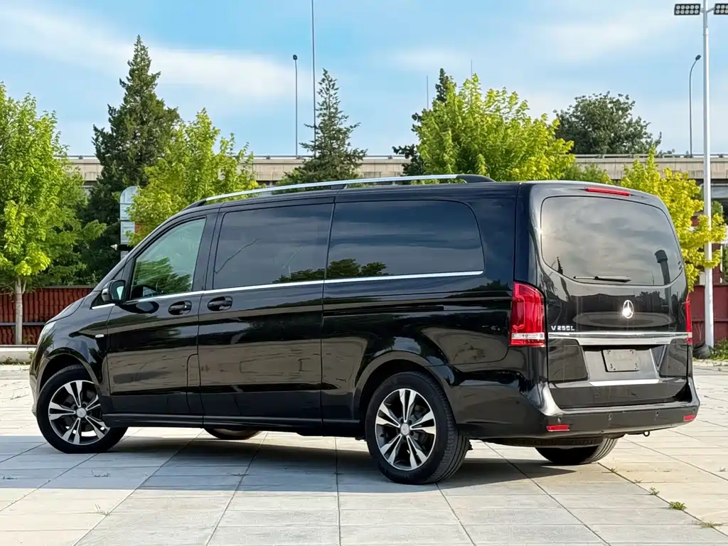 Mercedes-Benz V-Class 2017 — фото 7