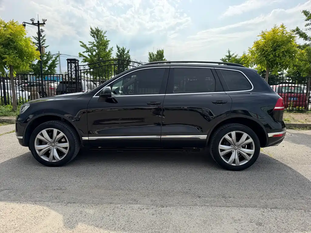 Volkswagen Touareg 2017 — фото 7