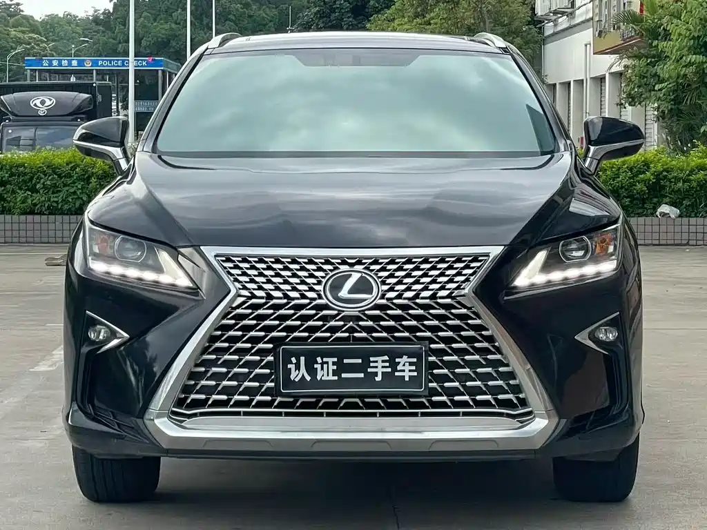Lexus RX 2018 — фото 1