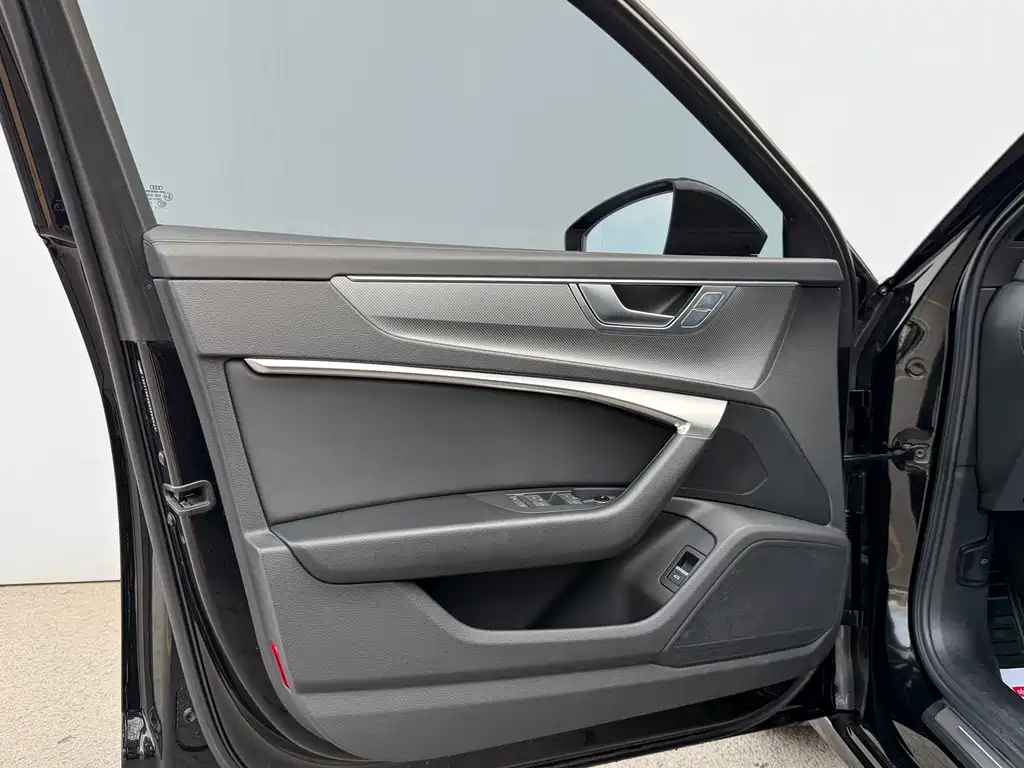 Audi A6L 2023 — фото 14