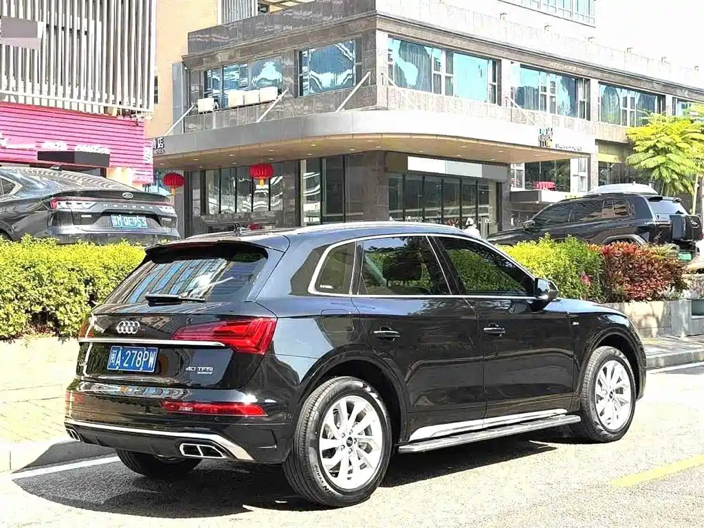 Audi Q5L 2023 — фото 12