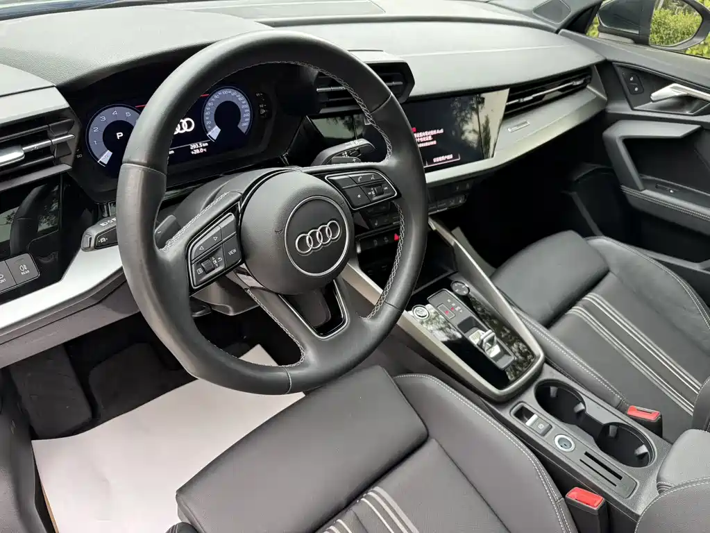 Audi A3 2023 — фото 11