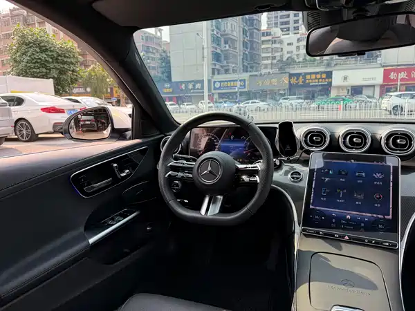 Mercedes-Benz C-Class 2024