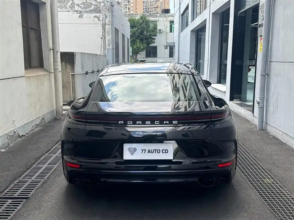 Porsche Panamera 2024