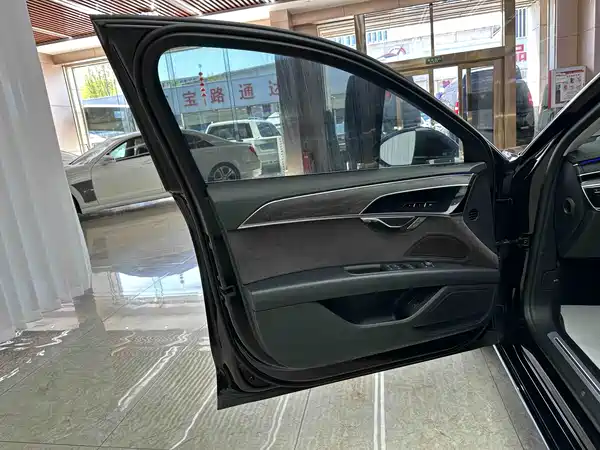 Audi A8 2021