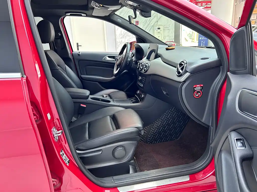 Mercedes-Benz B-Class 2018 — фото 10