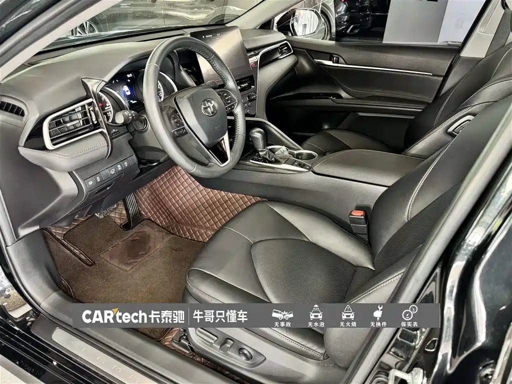 Toyota Camry 2023 — фото 18