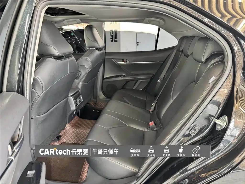 Toyota Camry 2023 — фото 24