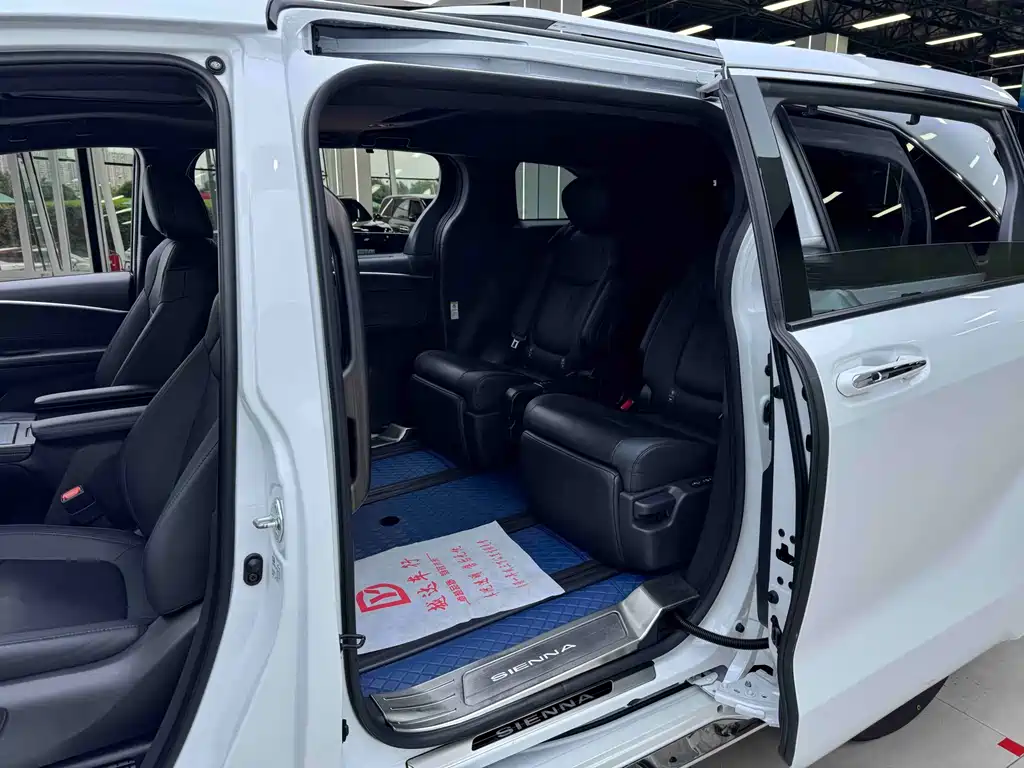 Toyota Sienna 2023