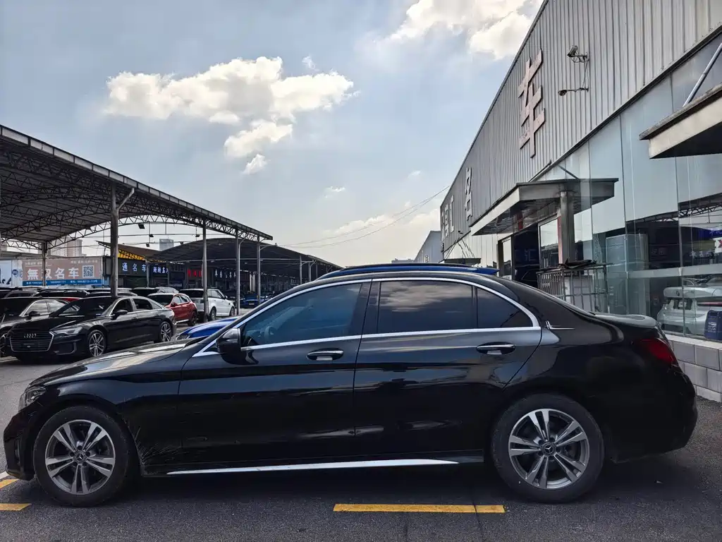 Mercedes-Benz C-Class 2021