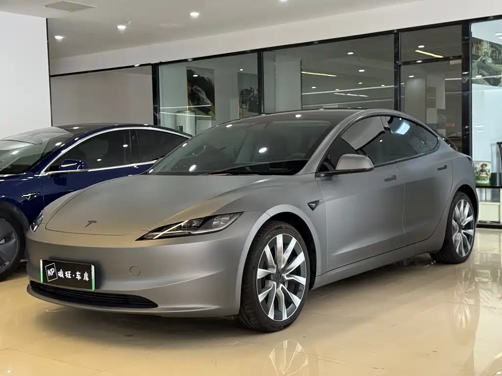 Tesla Model 3 2024