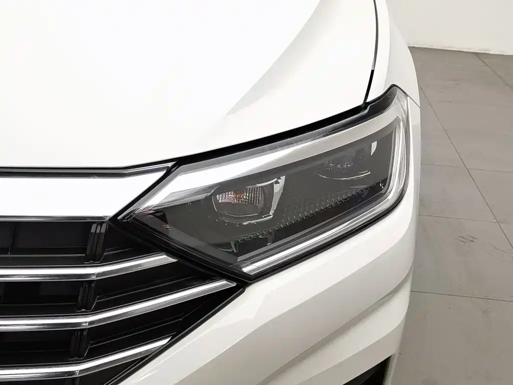 Volkswagen Sagitar 2021