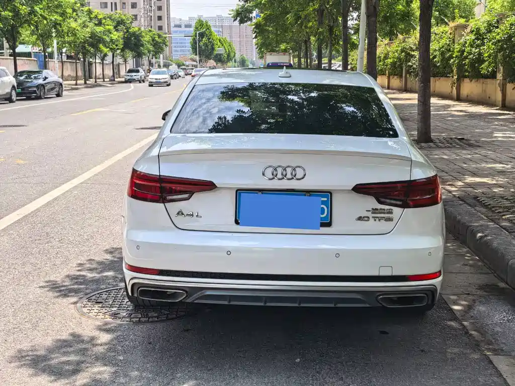 Audi A4L 2019 — фото 10