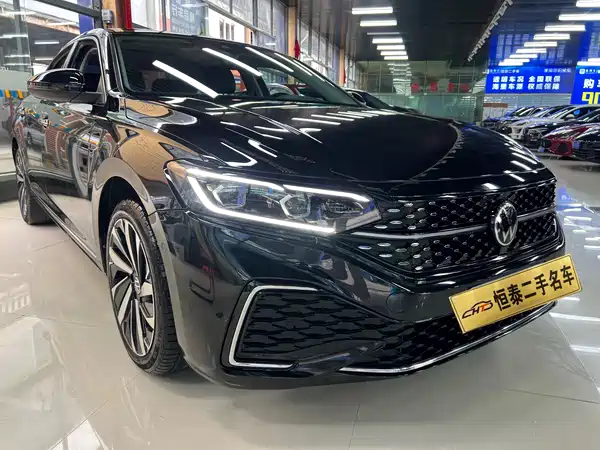 Volkswagen Passat 2022