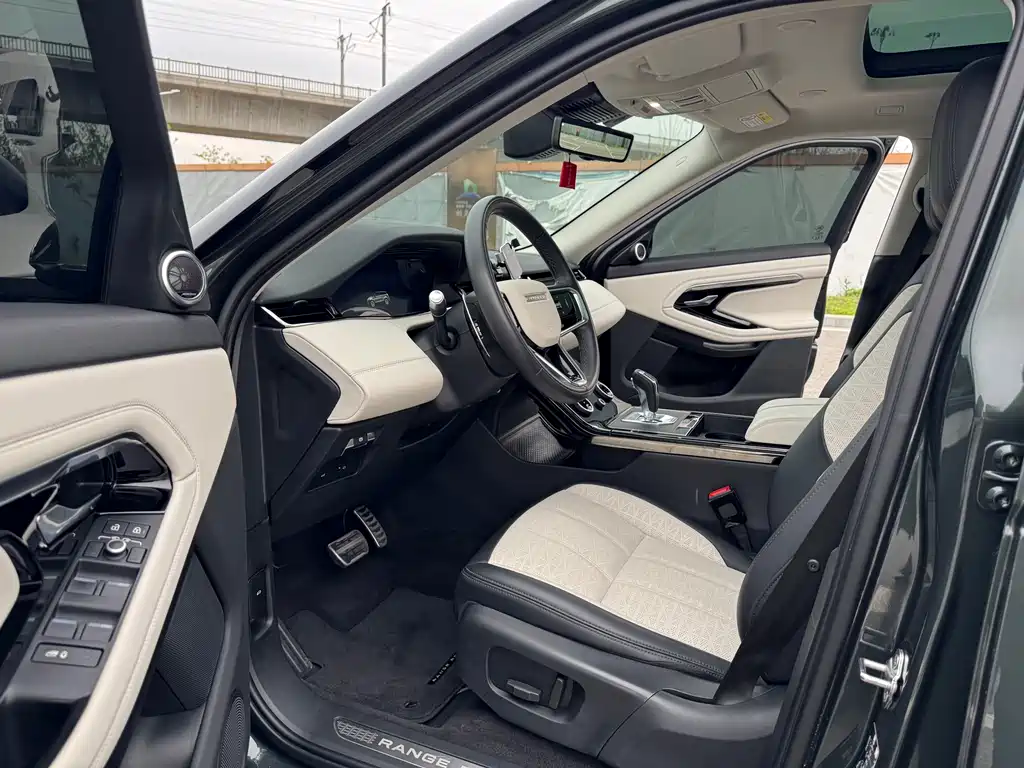 Land Rover Range Rover Evoque 2022 — фото 10