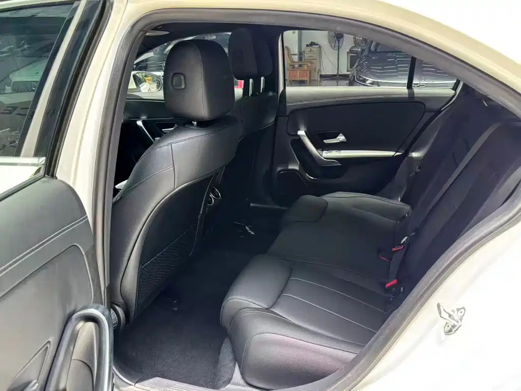 Mercedes-Benz A-Class 2022 — фото 8