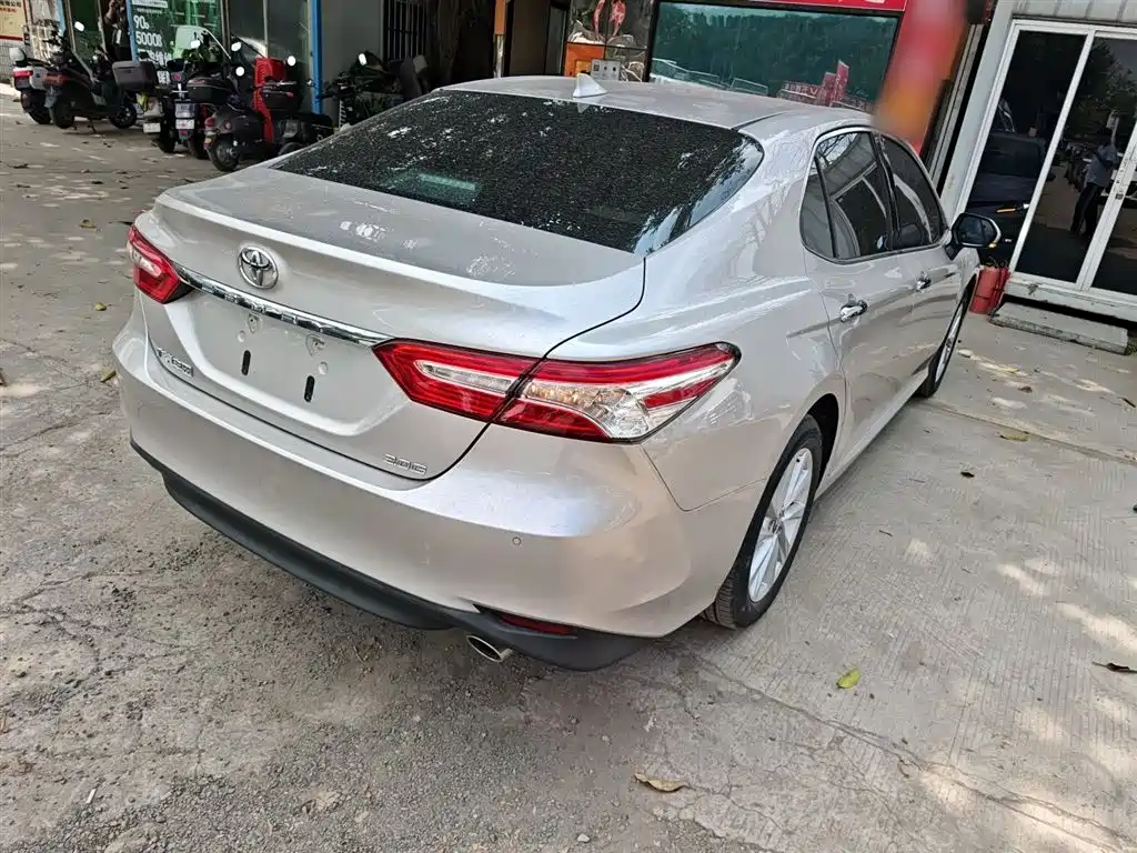 Toyota Camry 2023 — фото 5