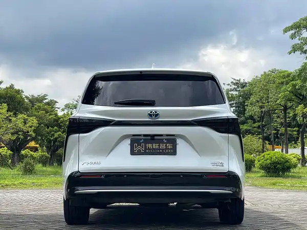 Toyota Sienna 2024