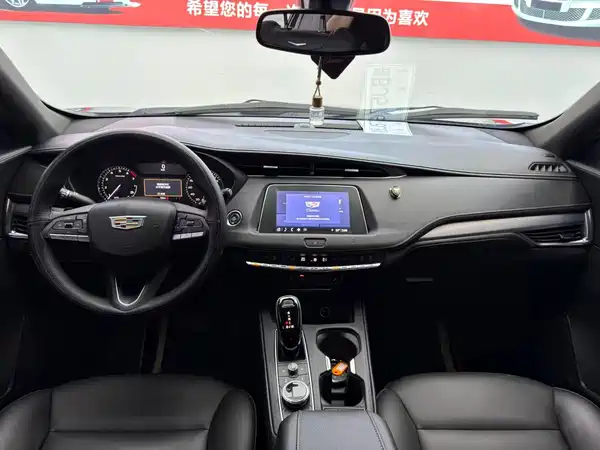 Cadillac XT4 2021