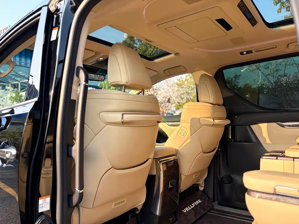 Toyota Vellfire 2021 — фото 11