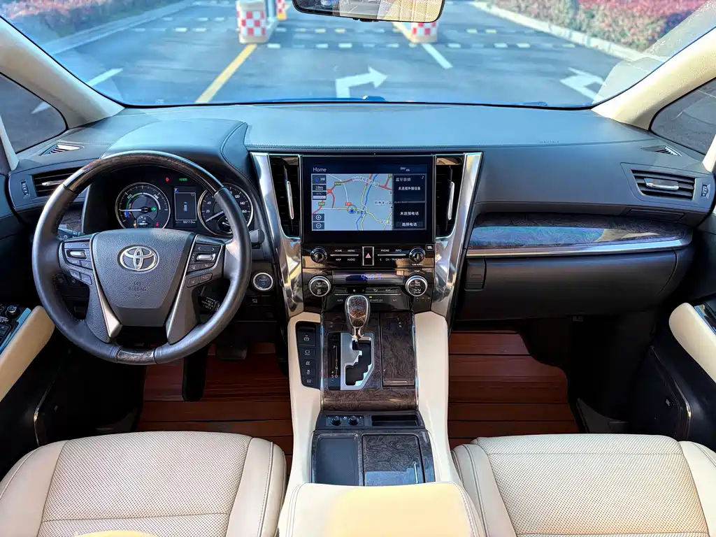 Toyota Vellfire 2021 — фото 13