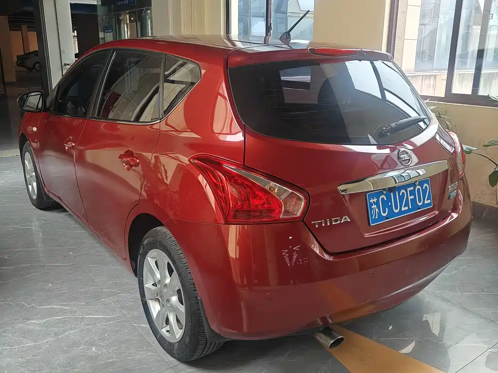 Nissan Tiida 2015 — фото 6
