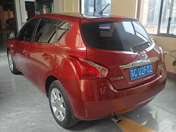 Nissan Tiida 2015