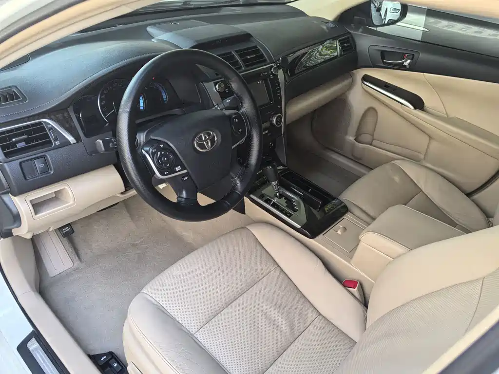 Toyota Camry 2012 — фото 22