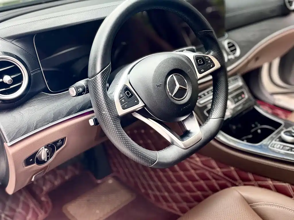 Mercedes-Benz E-Class 2017 — фото 24