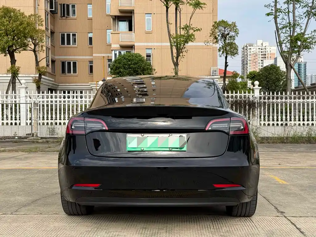 Tesla Model 3 2023 — фото 10