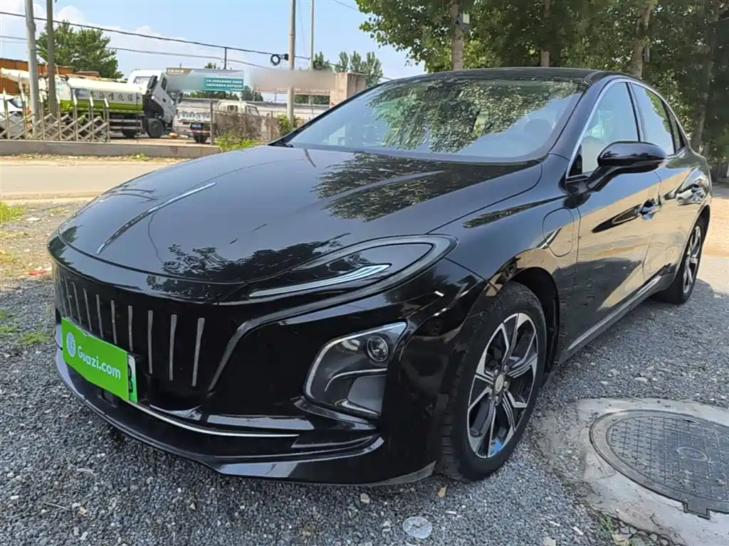Hongqi E-QM5 2022