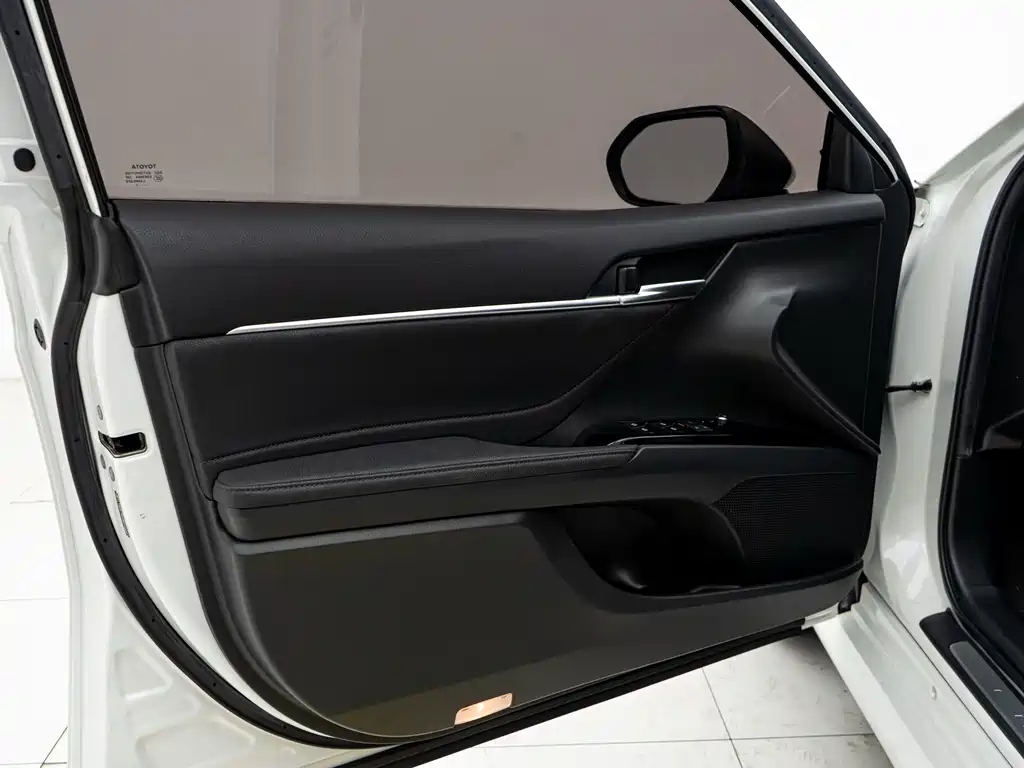 Toyota Camry 2021 — фото 12