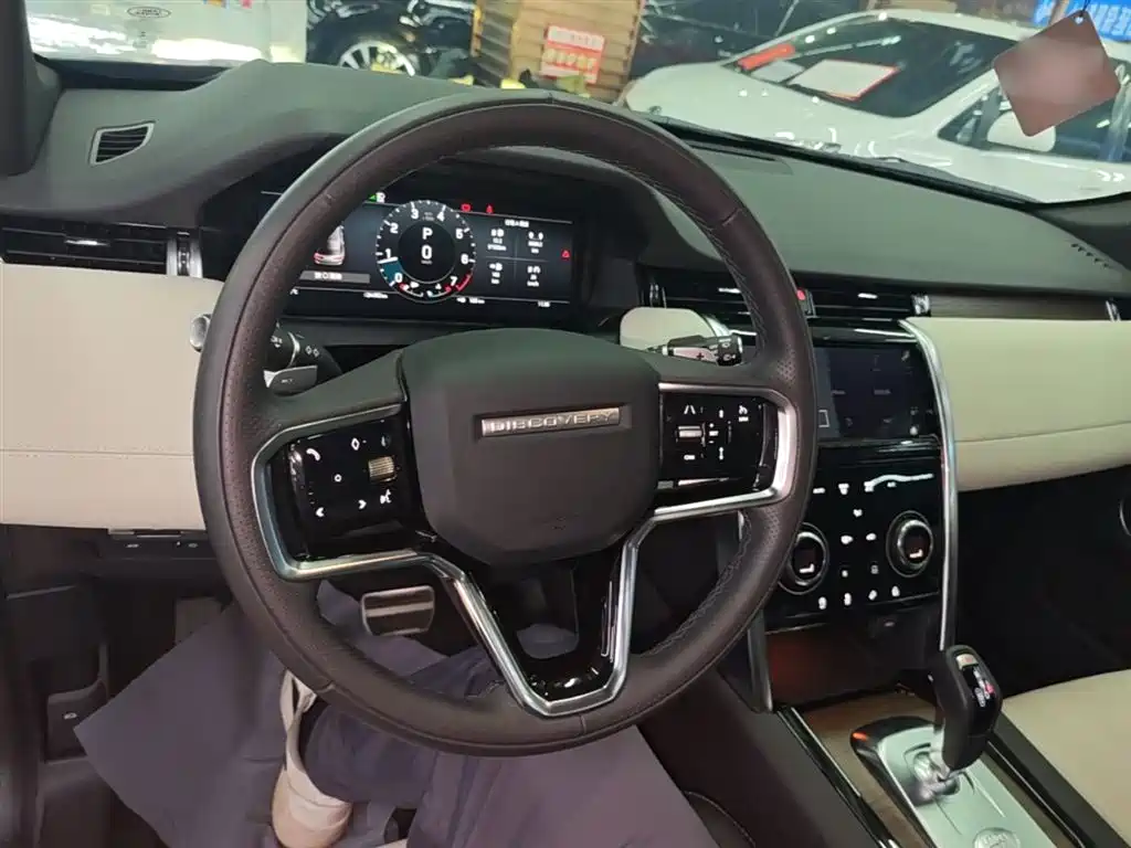 Land Rover Discovery Sport 2023 — фото 10