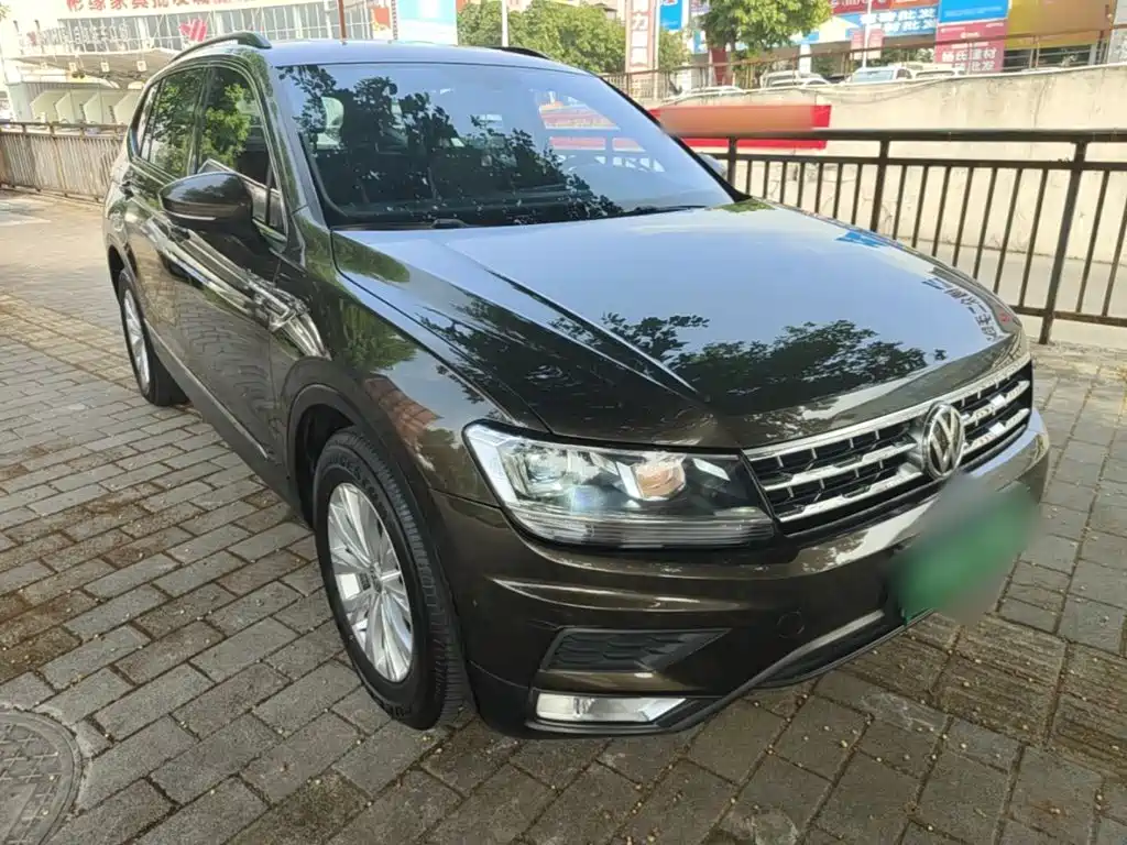 Volkswagen Tiguan L 2017 — фото 4