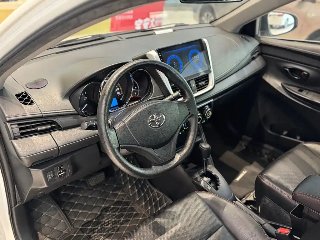 Toyota Yaris L 2019 — фото 8