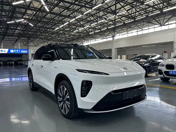 NIO ES8 2023